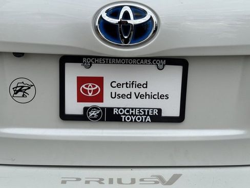 Certified 2017 Toyota Prius V Four image 42