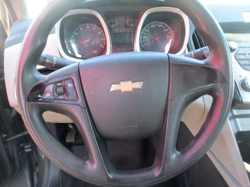 Used 2010 Chevrolet Equinox LS FWD image 12