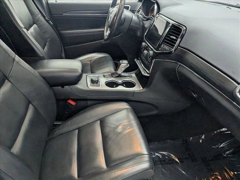 Used 2021 Jeep Grand Cherokee Limited w/ Trailer Tow Group IV image 23