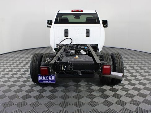 New 2026 GMC Sierra 3500 SLE w/ SLE Convenience Package AWD/4WD image 17
