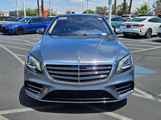 Used 2018 Mercedes-Benz S 560 Sedan video 2