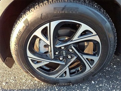 Used 2025 Lincoln Nautilus Premier w/ Jet Appearance Package image 9