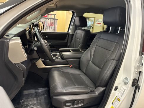 Used 2022 Toyota Tundra SR5 w/ SR5 Premium Package image 28