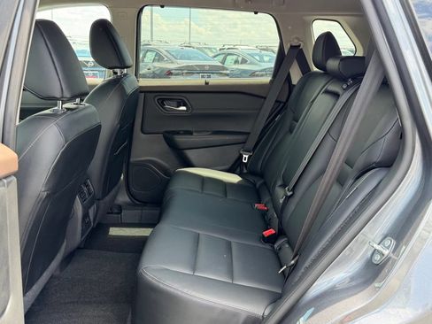 Used 2023 Nissan Rogue SL w/ SL Premium Package FWD image 17
