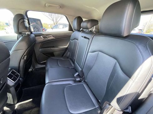 Used 2023 Kia Sportage EX image 22