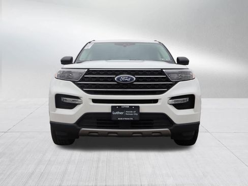 Used 2023 Ford Explorer XLT w/ Equipment Group 202A AWD/4WD image 2