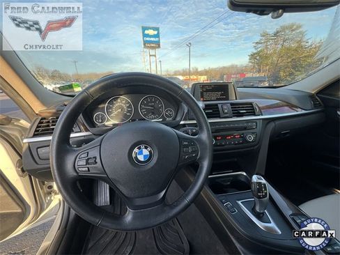 Used 2015 BMW 320i Sedan image 10