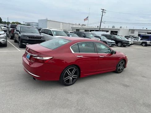 Used 2016 Honda Accord Sport image 11