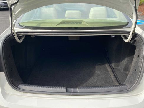 Used 2017 Volkswagen Jetta SE FWD image 24