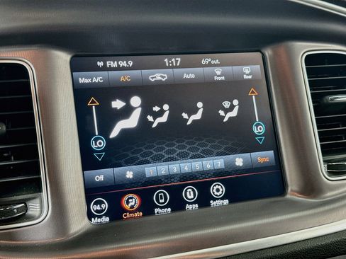 Used 2022 Dodge Charger R/T w/ Performance Handling Group image 15