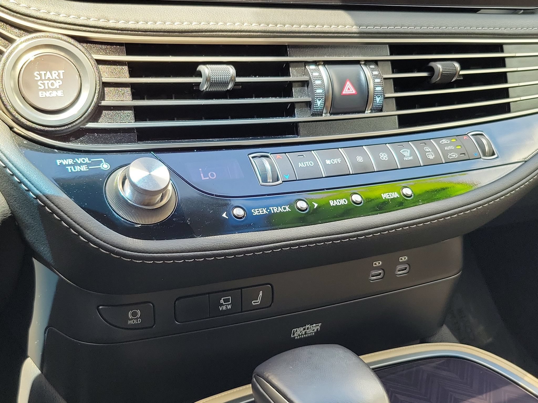 Used 2023 Lexus LS 500 w/ Interior Upgrade Package RWD image 27