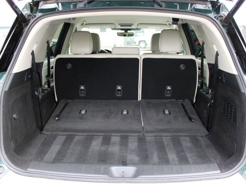 Used 2025 Nissan Pathfinder SL AWD/4WD image 11