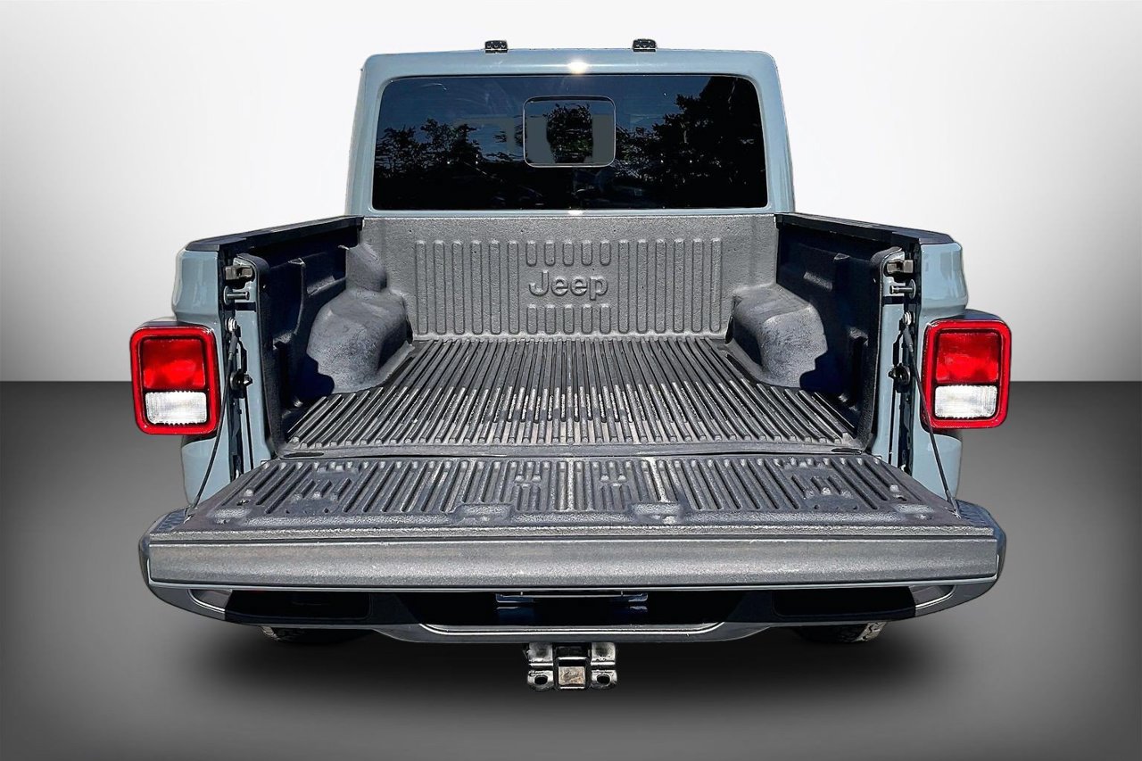 Certified 2024 Jeep Gladiator Sport w/ Premium Package AWD/4WD image 25