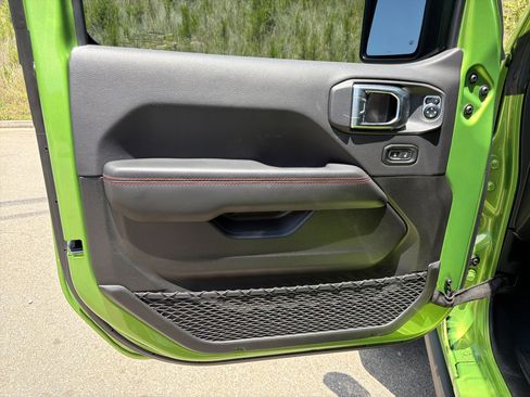 Used 2025 Jeep Wrangler Unlimited Rubicon w/ Steel Bumper Group AWD/4WD image 10