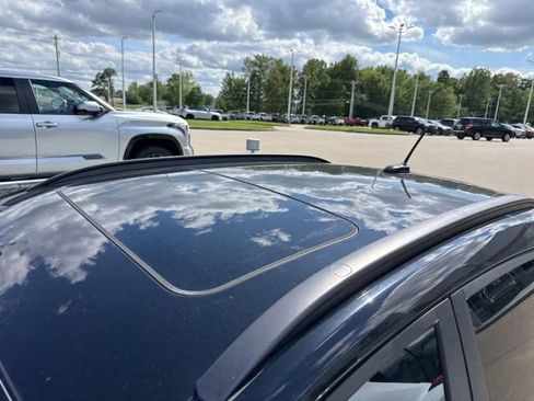 Used 2018 Hyundai Kona SEL w/ SEL Tech Package 02 AWD/4WD image 3