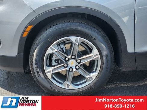 Used 2025 Chevrolet Blazer LT AWD/4WD image 12
