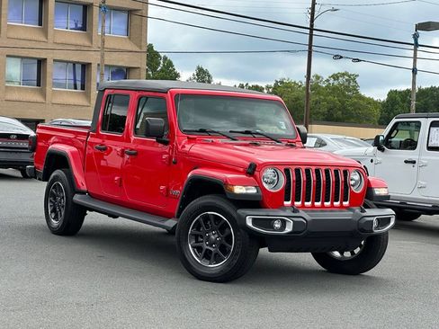 Used 2023 Jeep Gladiator Overland AWD/4WD image 45