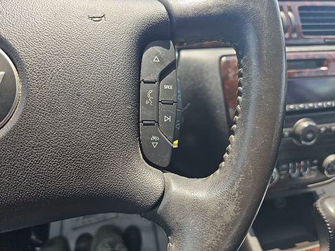 Used 2013 Chevrolet Impala LTZ FWD image 18