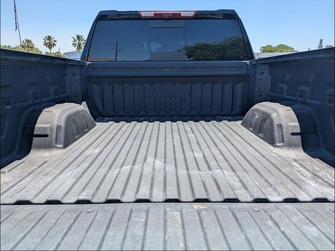 Used 2024 GMC Sierra 1500 AT4 w/ Technology Package AWD/4WD image 12