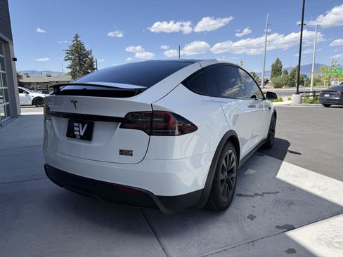 Used 2022 Tesla Model X Plaid AWD/4WD image 8