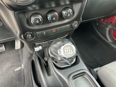 Used 2012 Jeep Wrangler Unlimited Sport AWD/4WD image 14