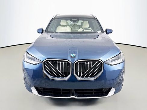 Used 2025 BMW X3 xDrive30i w/ Premium Package image 2