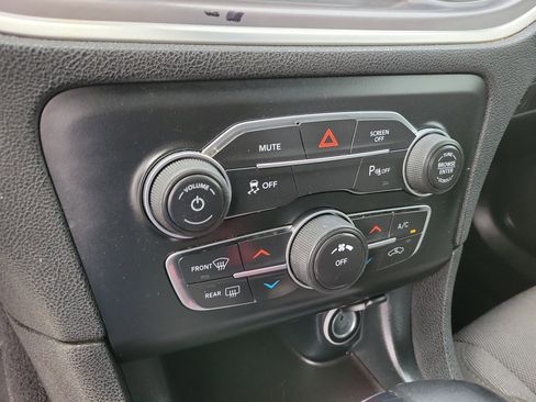 Used 2022 Dodge Charger SXT w/ Blacktop Package image 26