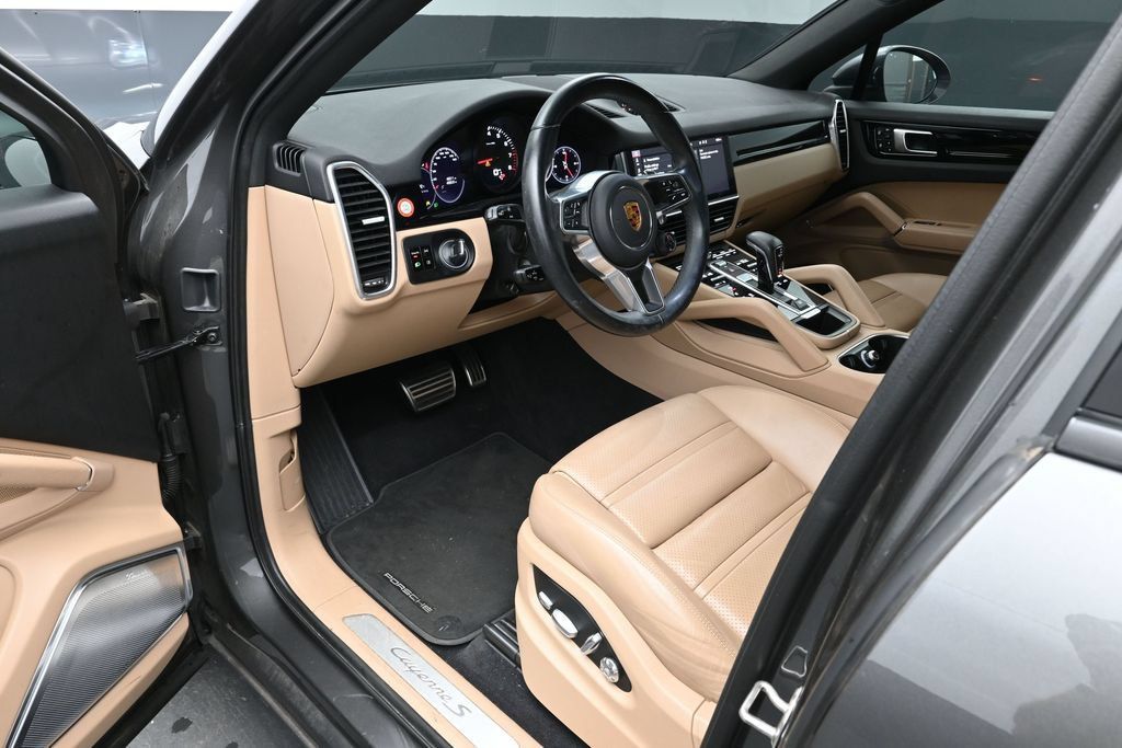 Certified 2021 Porsche Cayenne S AWD/4WD image 4