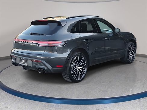 Used 2023 Porsche Macan image 6