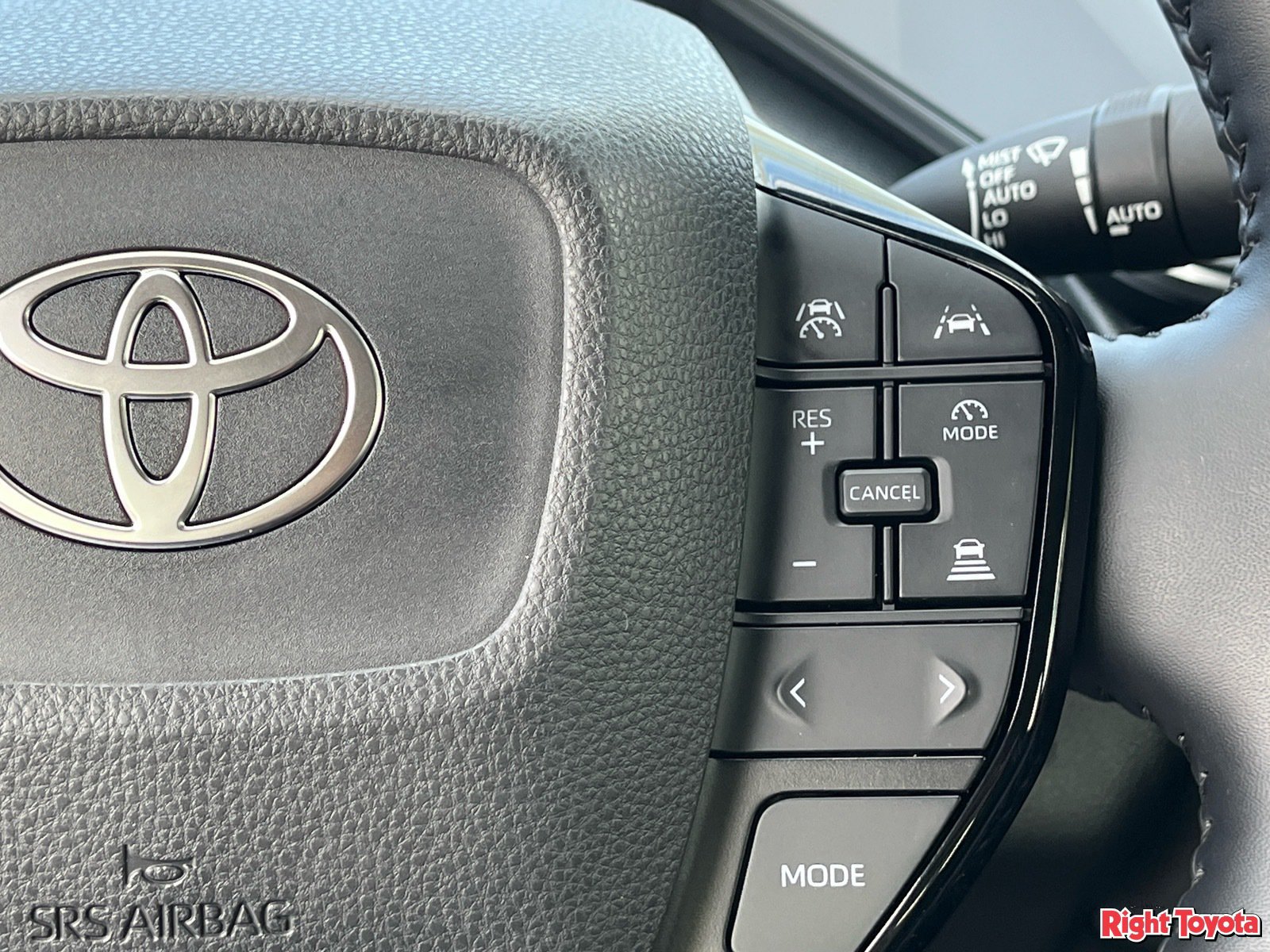 Certified 2024 Toyota Prius XLE FWD image 24