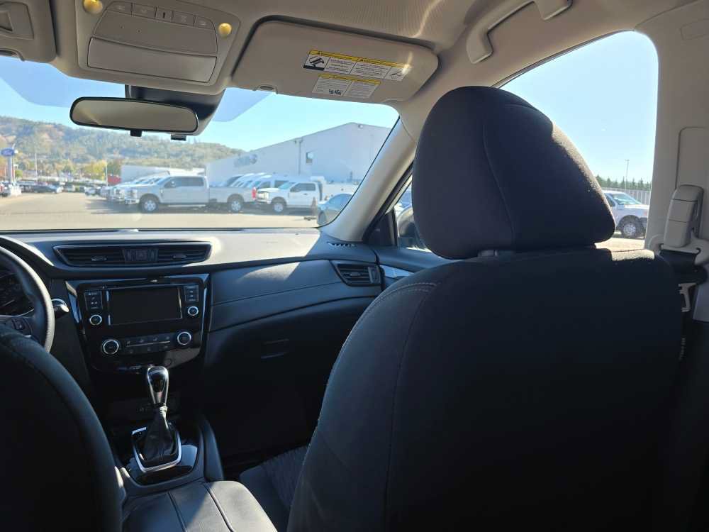 Used 2019 Nissan Rogue SV AWD/4WD image 14