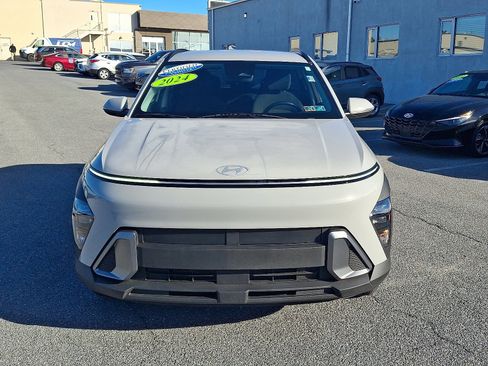 Used 2024 Hyundai Kona SEL image 2
