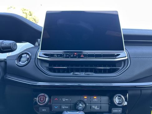 New 2026 Jeep Compass Latitude AWD/4WD image 15