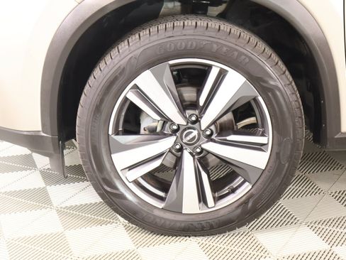 Used 2023 Nissan Rogue SL FWD image 18