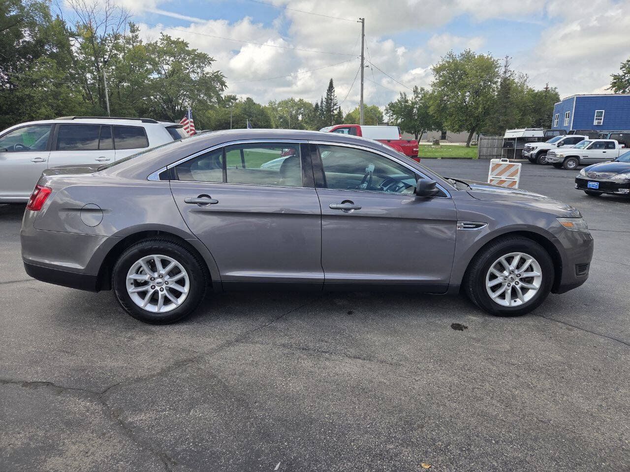 Used 2013 Ford Taurus SE FWD image 7