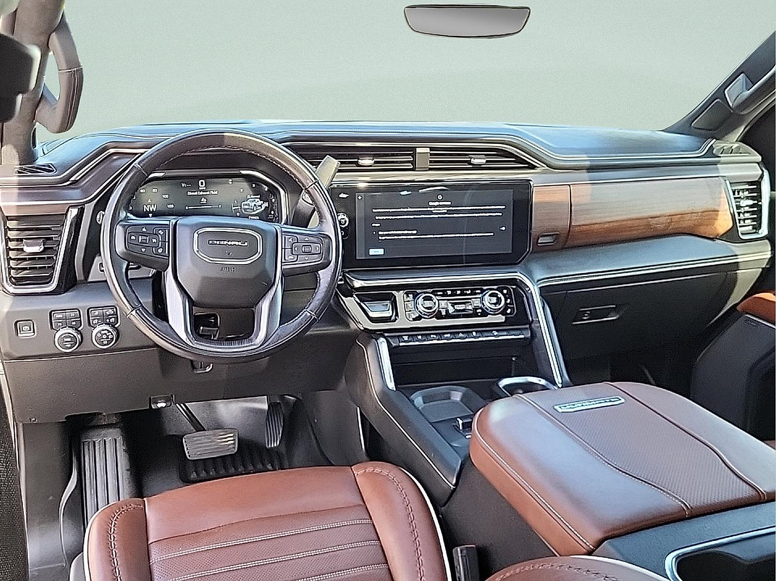 Used 2024 GMC Sierra 3500 Denali Ultimate AWD/4WD image 17