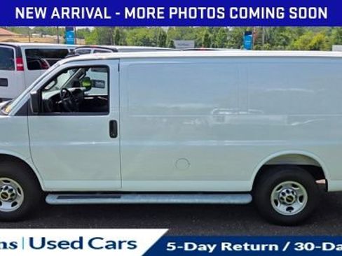 Used 2025 GMC Savana 2500 w/ Driver Convenience Package RWD image 5