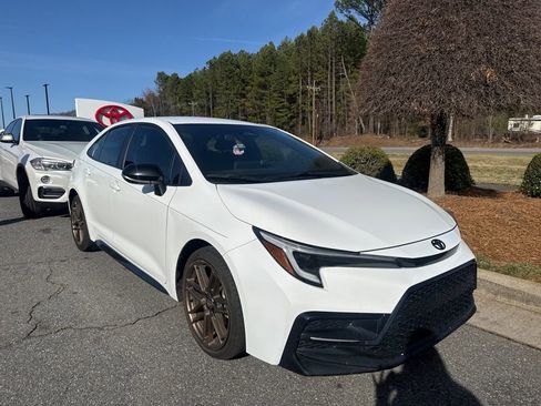 Used 2024 Toyota Corolla Sedan w/ SE Convenience Package image 6
