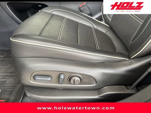 Used 2023 GMC Acadia Denali w/ Denali Ultimate Package AWD/4WD image 12