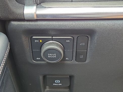 Used 2025 Ford Expedition Max Platinum AWD/4WD image 25
