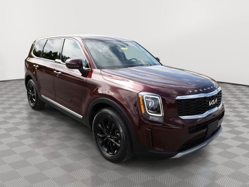Used 2022 Kia Telluride LX image 2