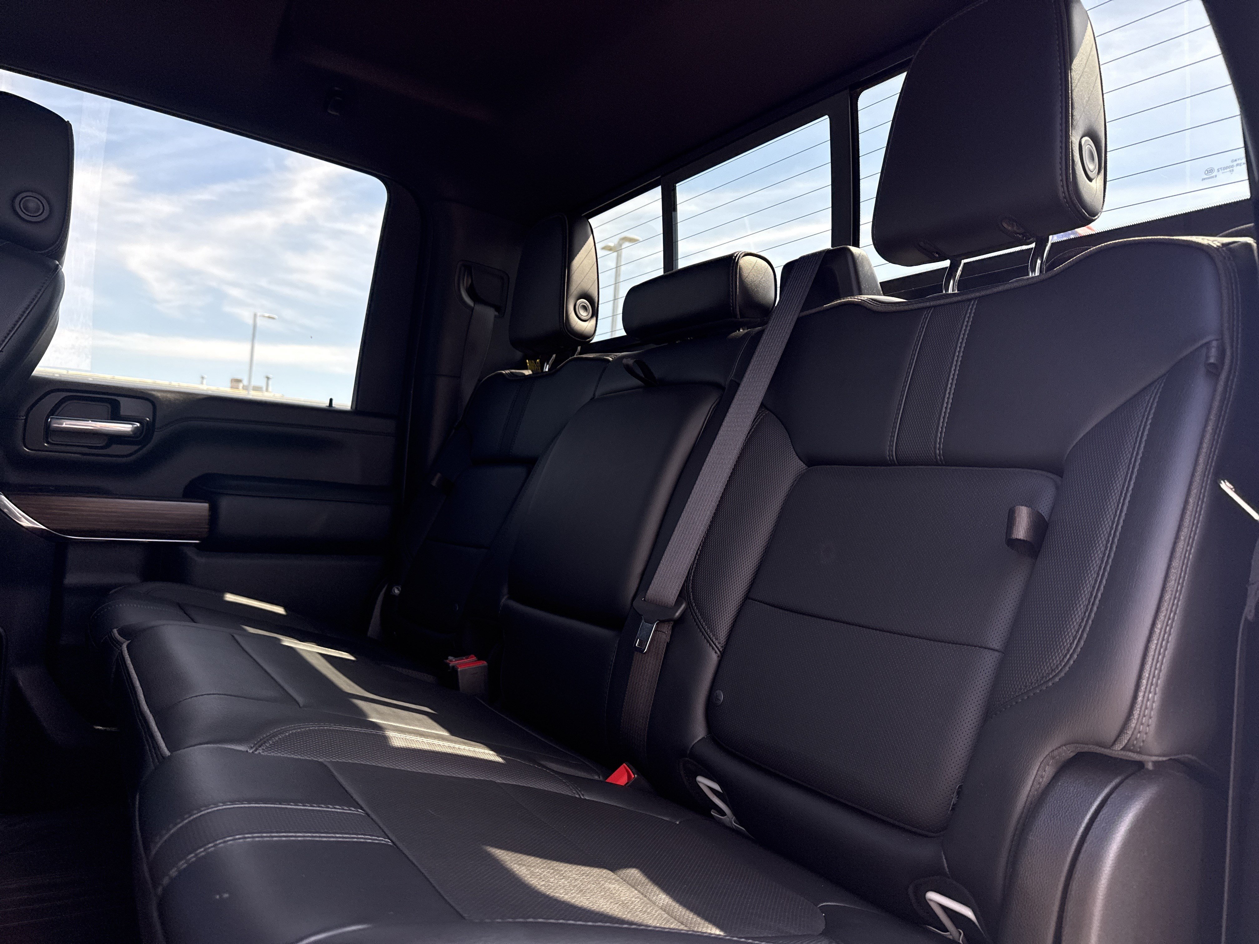 Used 2023 Chevrolet Silverado 2500 High Country w/ Technology Package AWD/4WD image 30