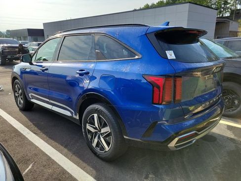 Used 2022 Kia Sorento EX w/ Panoramic Sunroof Package FWD image 4