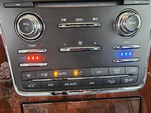 Used 2017 Lincoln Navigator Select image 28