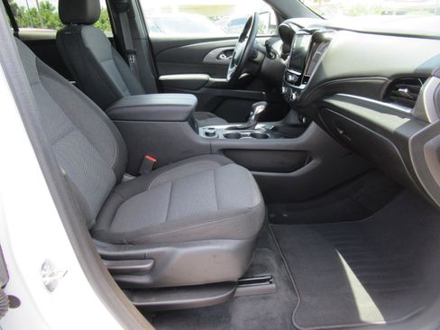 Used 2023 Chevrolet Traverse LT FWD image 10