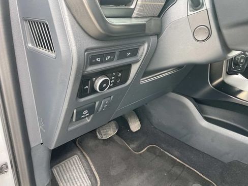 Used 2023 Ford F150 Platinum AWD/4WD image 28