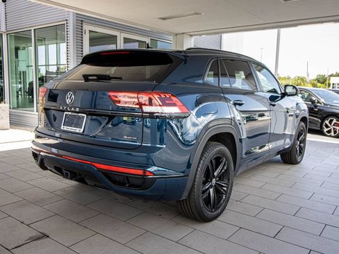 Used 2023 Volkswagen Atlas Cross Sport SEL R-Line AWD/4WD image 2