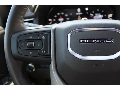 Used 2024 GMC Yukon Denali w/ Advanced Technology Package AWD/4WD image 25
