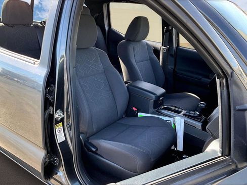 Used 2016 Toyota Tacoma TRD Sport image 7