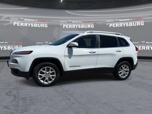 Used 2017 Jeep Cherokee Latitude w/ Cold Weather Group AWD/4WD image 4